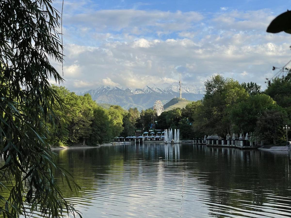 Апартаменты #3 Almaty Exterior foto